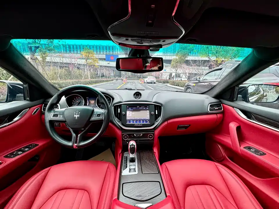 Maserati Ghibli Maserati Ghibli