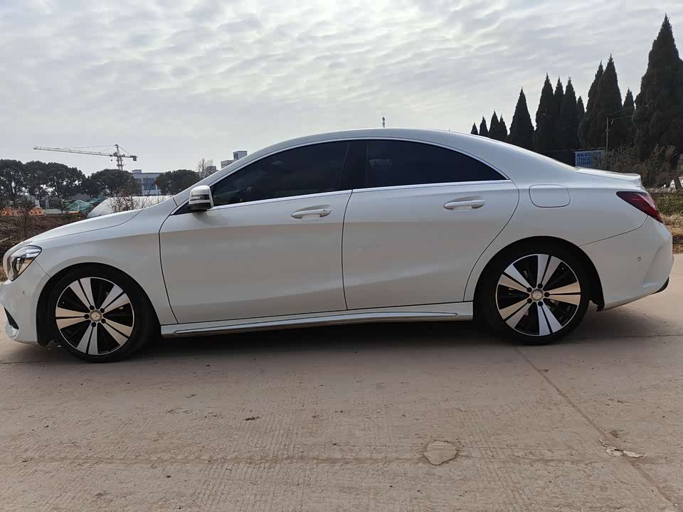 Mercedes-Benz CLA