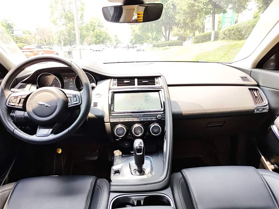 Jaguar E-PACE
