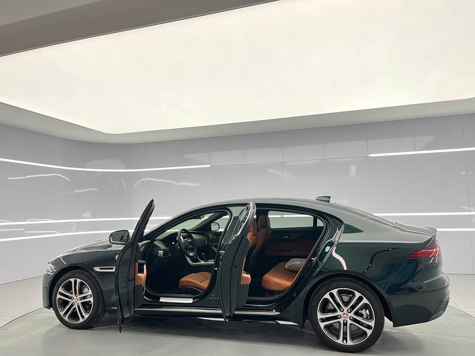 Jaguar XEL Jaguar XEL