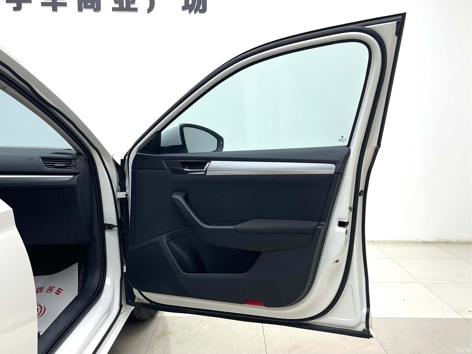 Skoda Superb, 2022 6