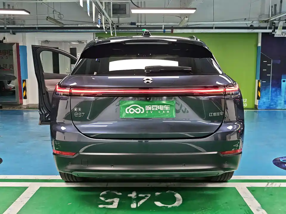 NIO ES7