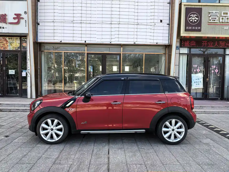 MINI COUNTRYMAN