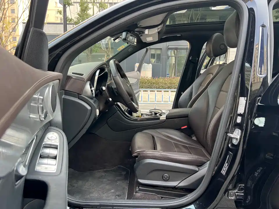Mercedes-Benz GLC Mercedes-Benz GLC