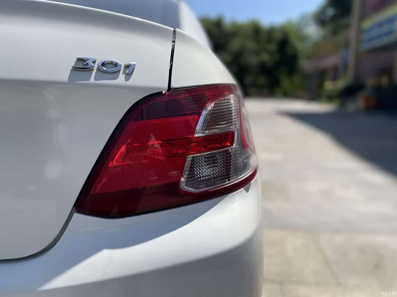 Peugeot 301, 2016 31