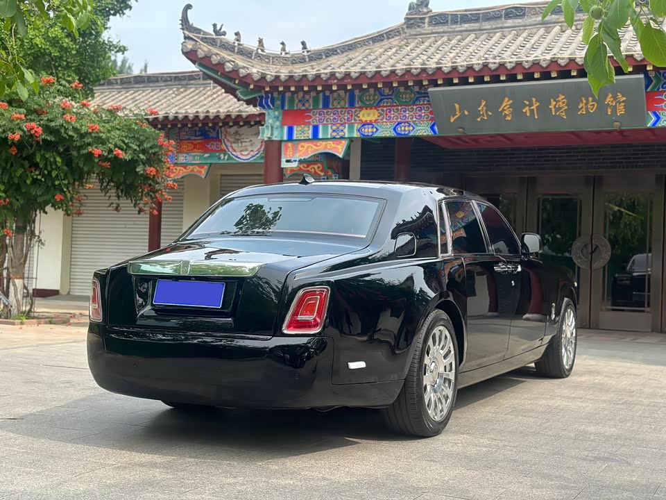 Rolls-Royce Phantom Rolls-Royce Phantom