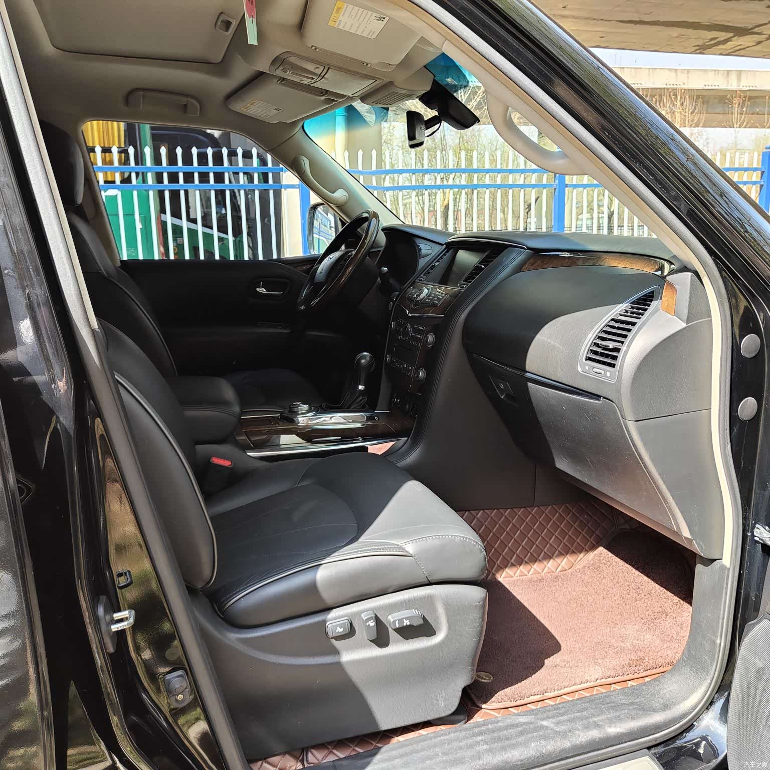 Infiniti QX56, 2013 9