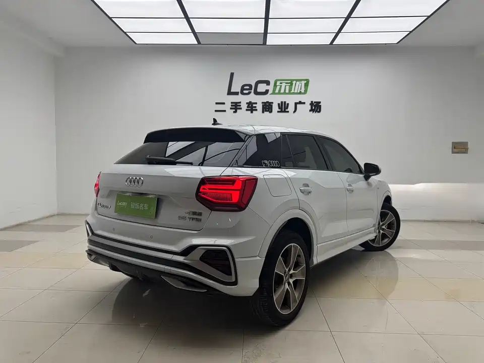 Audi Q2L
