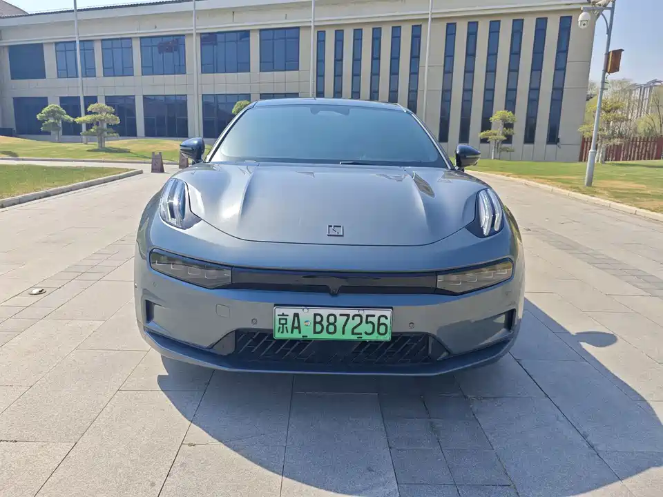 Zeekr 001