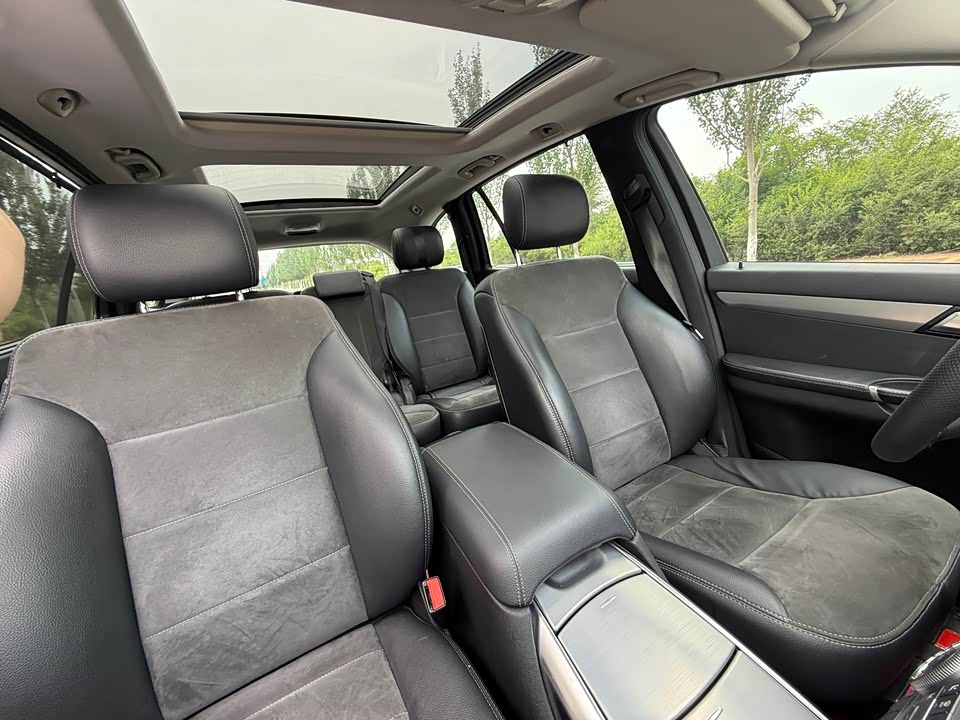 Mercedes-Benz R-class