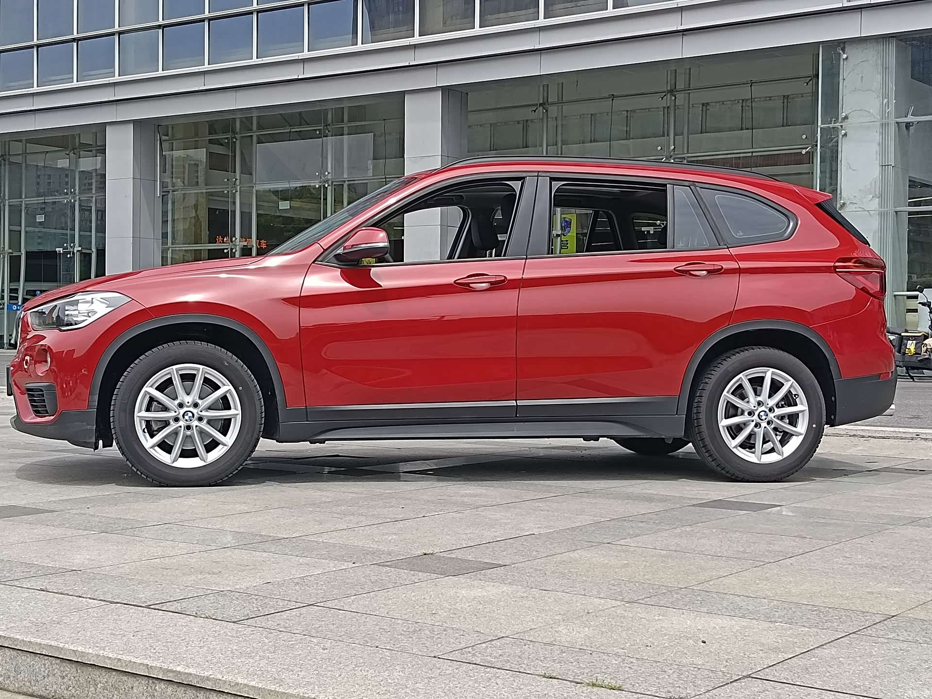 BMW X1, 2019 все фото