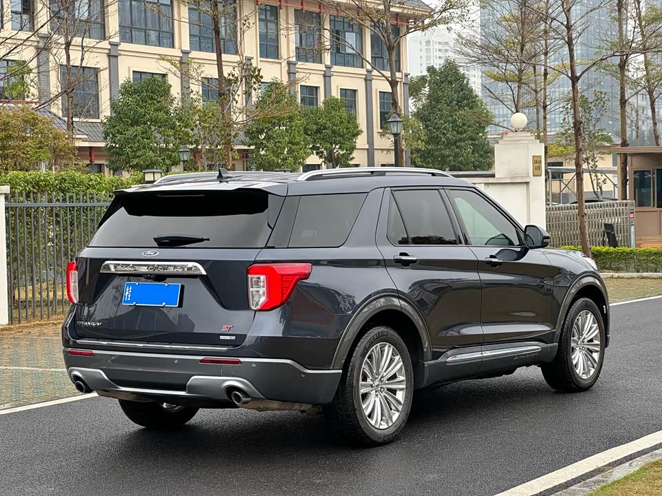 Ford Explorer Ford Explorer