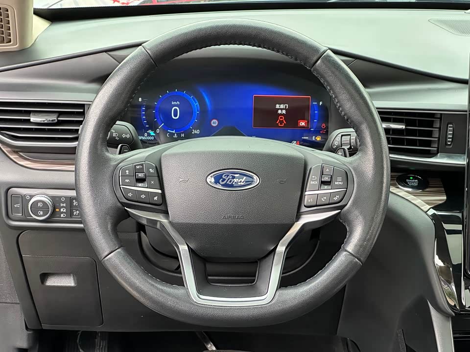 Ford Explorer Ford Explorer