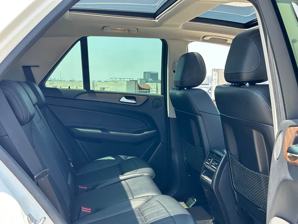 Mercedes-Benz GLE Mercedes-Benz GLE