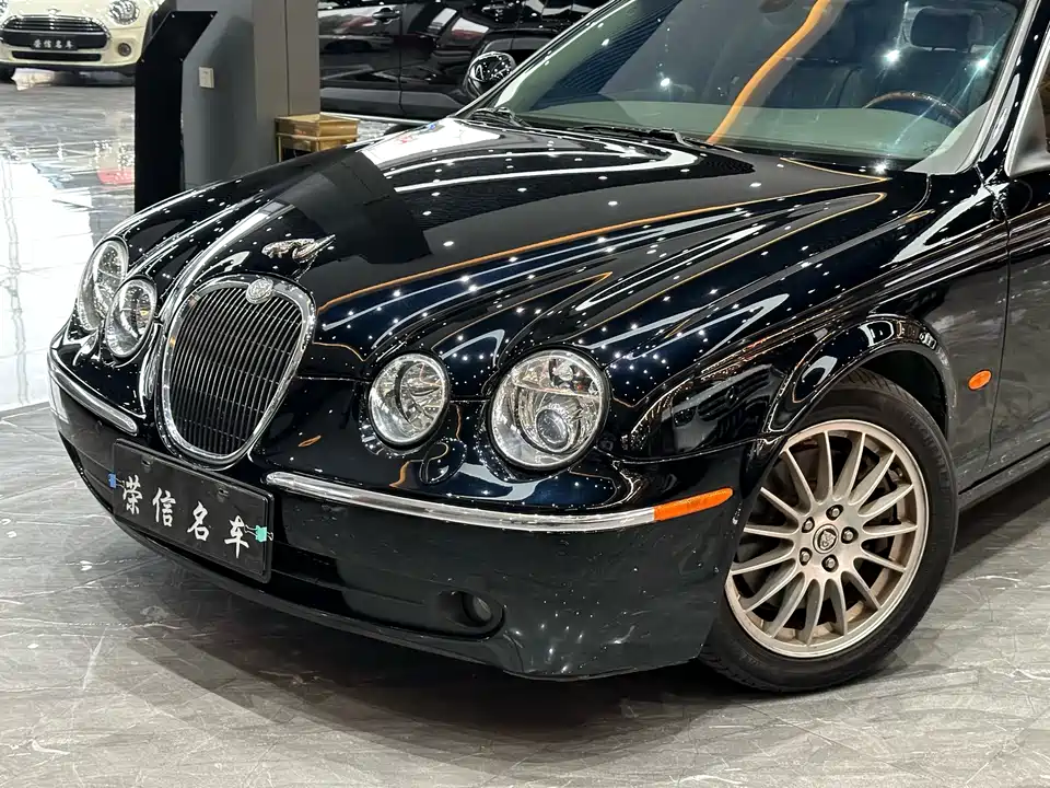 Jaguar S-TYPE