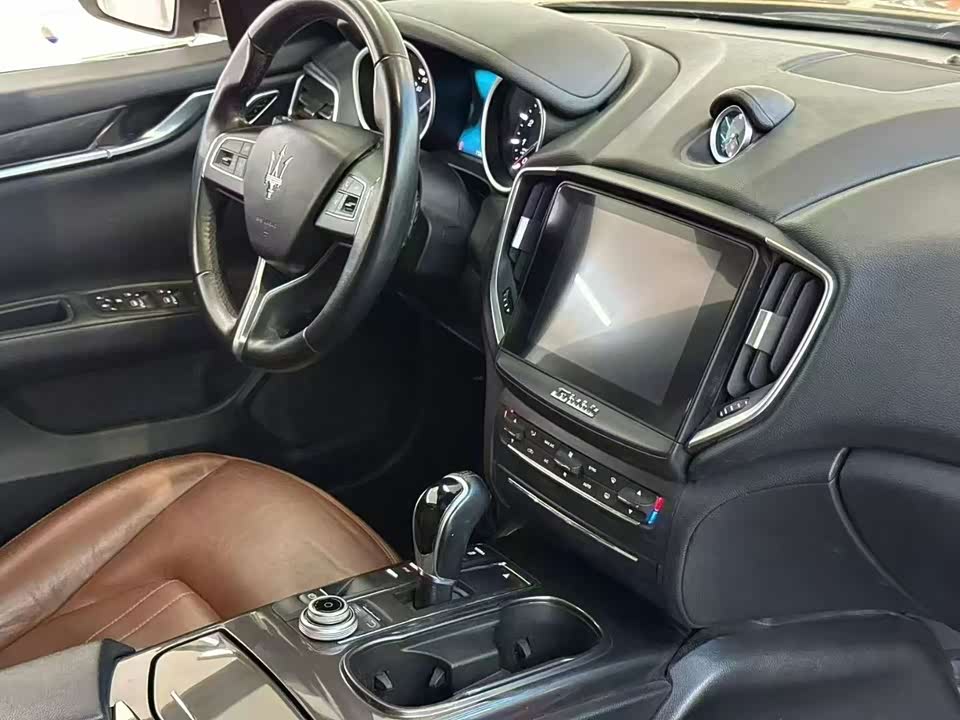 Maserati Ghibli Maserati Ghibli