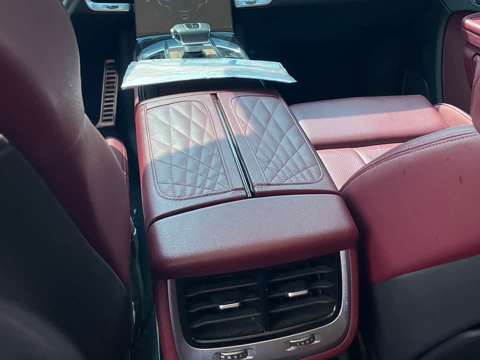 Hongqi E-HS9