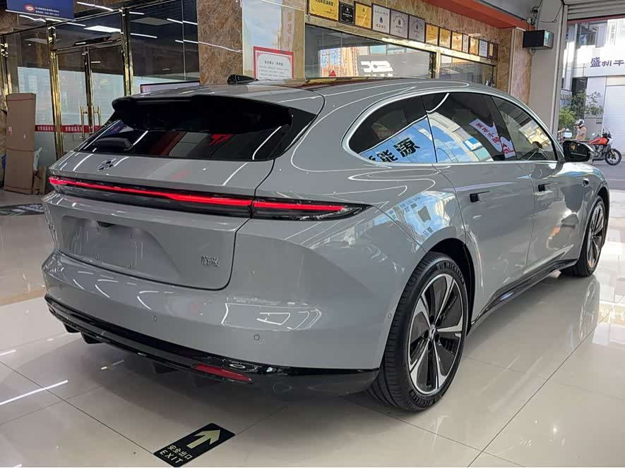 NIO ET5T