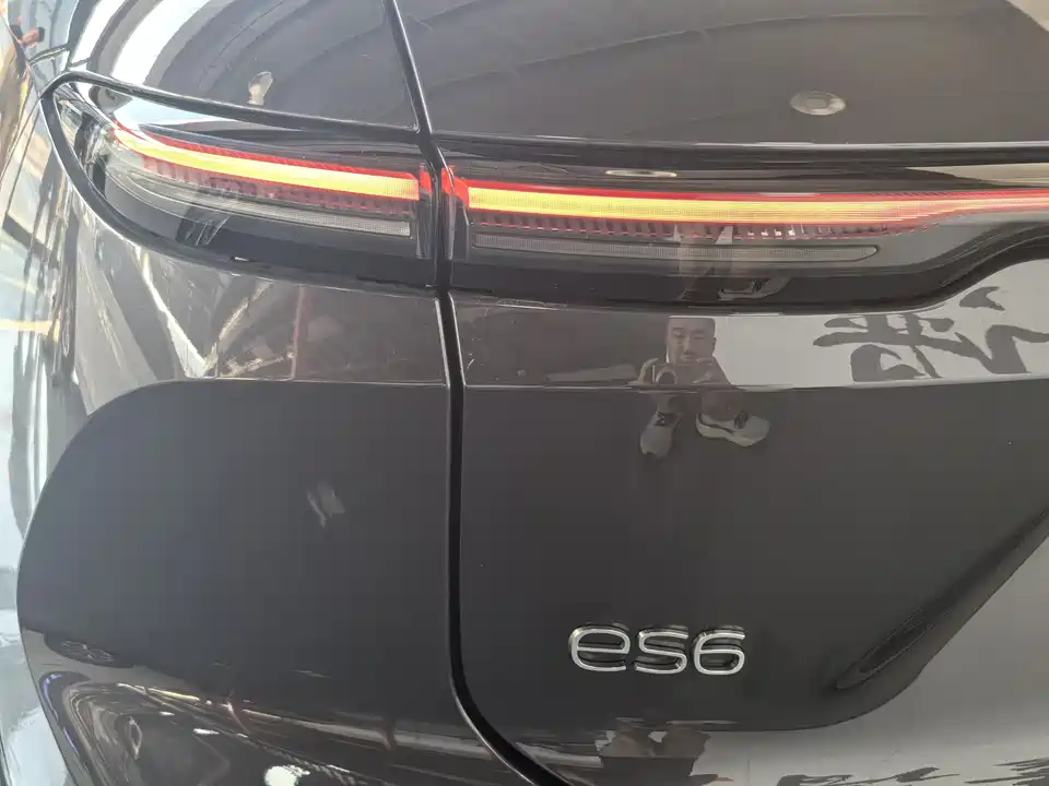 NIO ES6