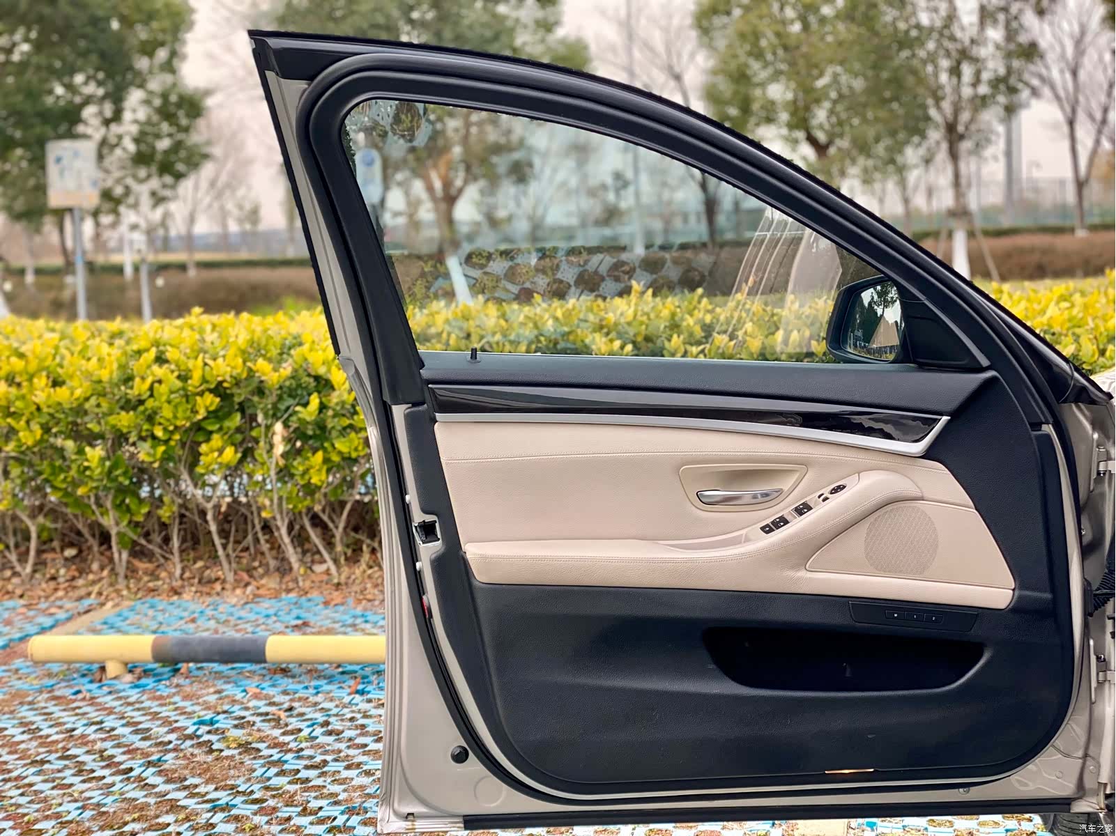 BMW 5 Series, 2012 16