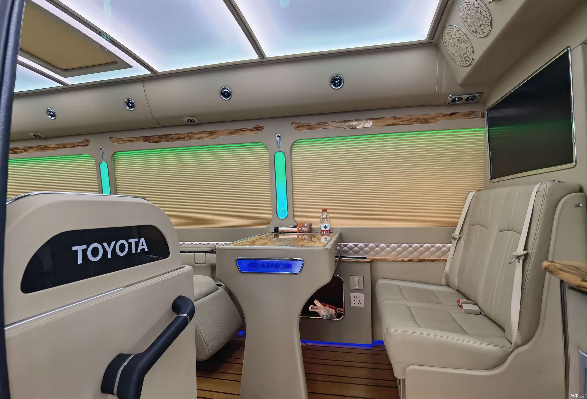Toyota Coaster, 2022 12
