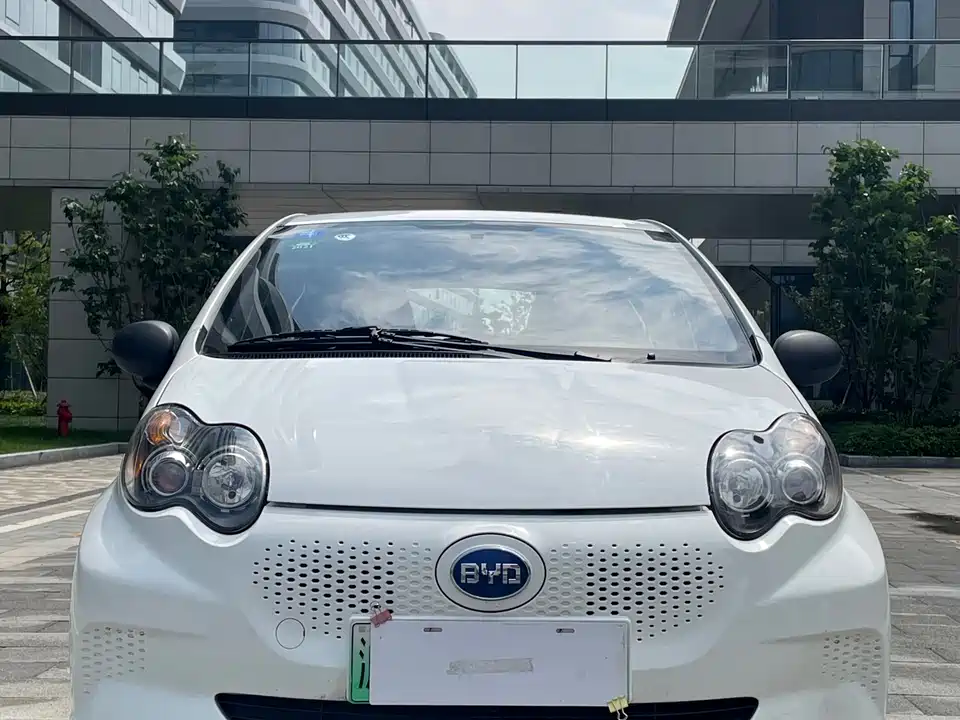 BYD e1