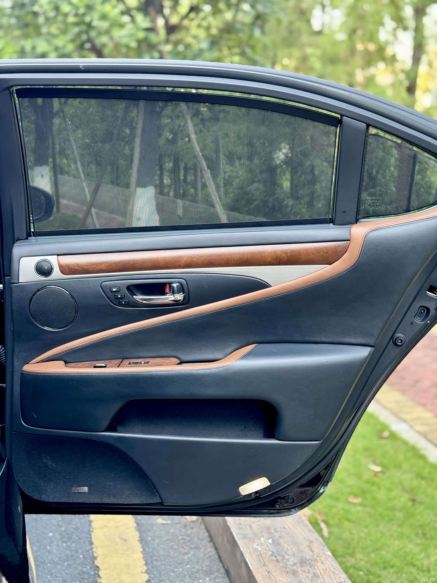 Lexus LS, 2013 15