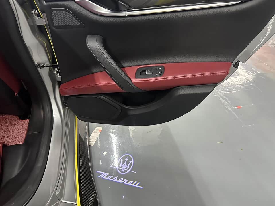 Maserati Ghibli Maserati Ghibli