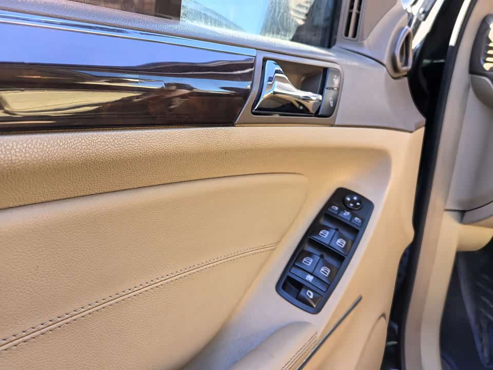 Mercedes-Benz GL grade