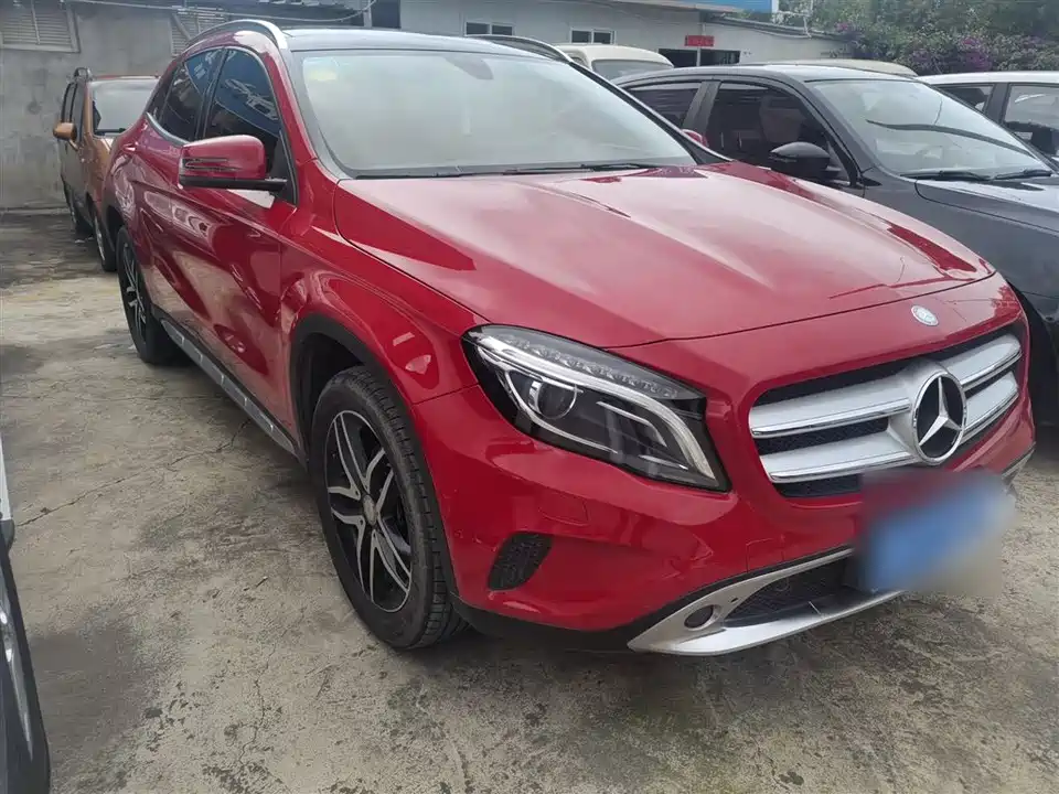 Mercedes-Benz GLA