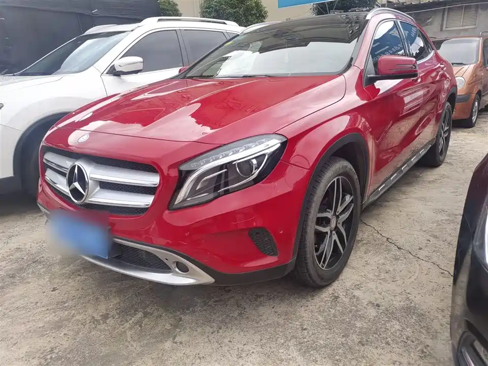 Mercedes-Benz GLA