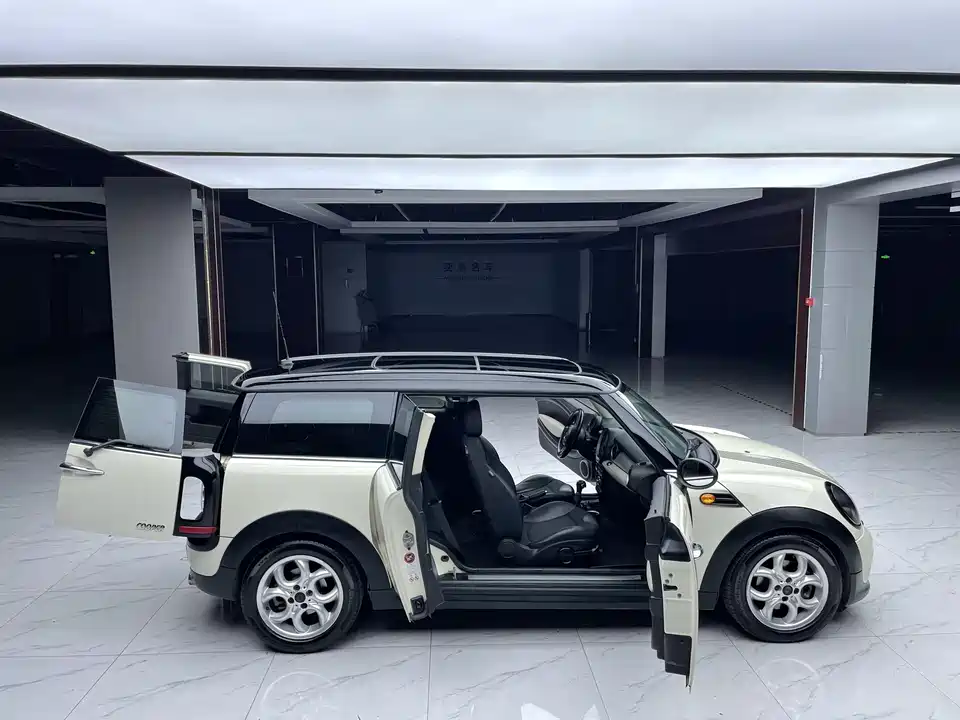 MINI CLUBMAN