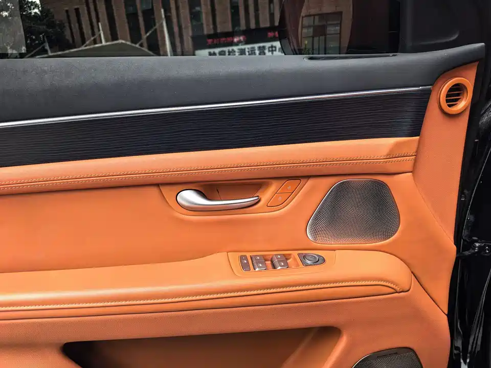 AITO Ask the world M7