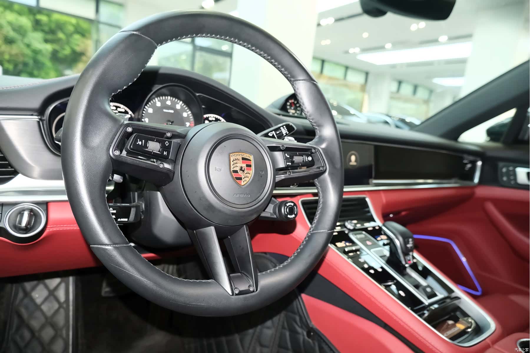 Porsche Panamera, 2023 3