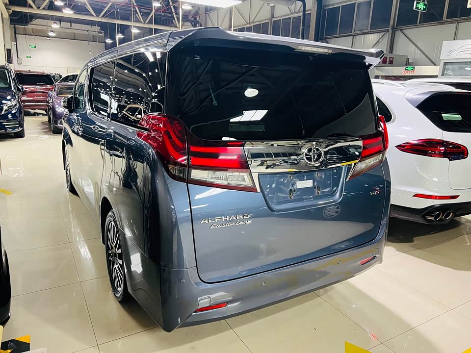 Toyota Elfa