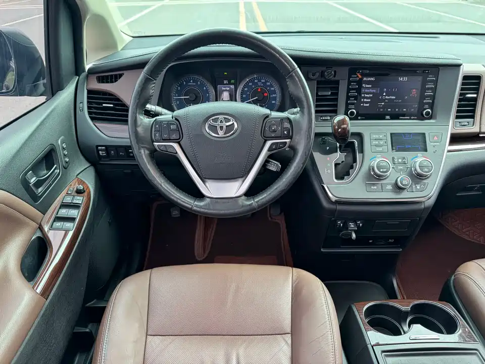 Toyota SIENNA