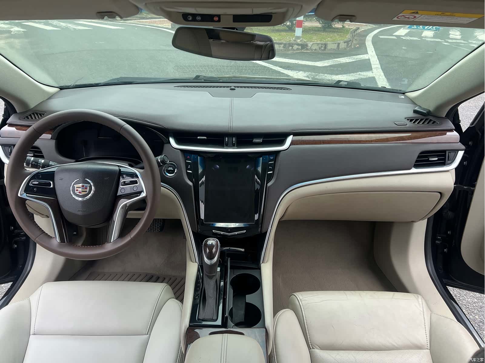 Cadillac XTS, 2016 9