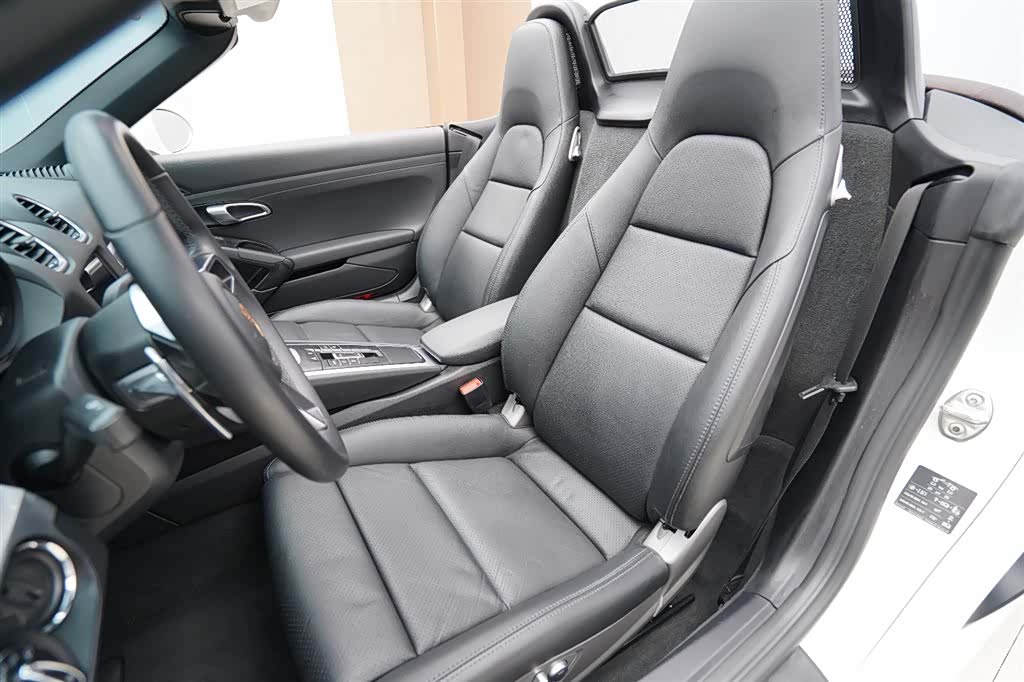 Porsche Boxster, 2017 все фото