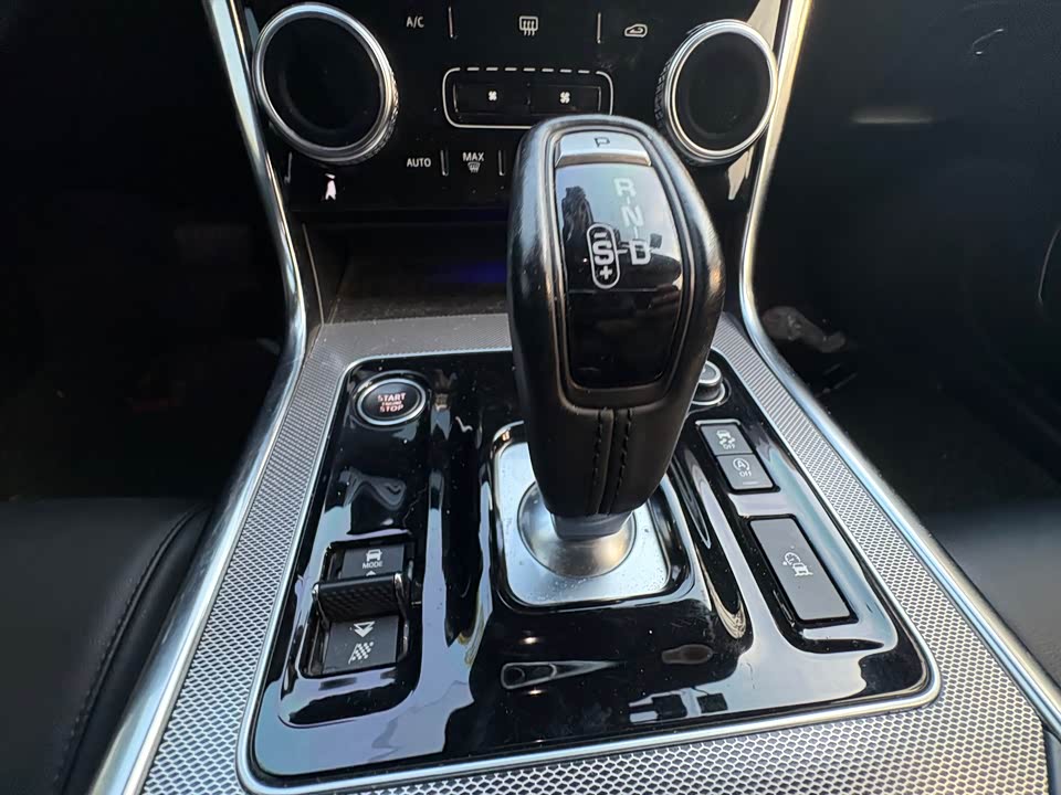 Jaguar XEL Jaguar XEL