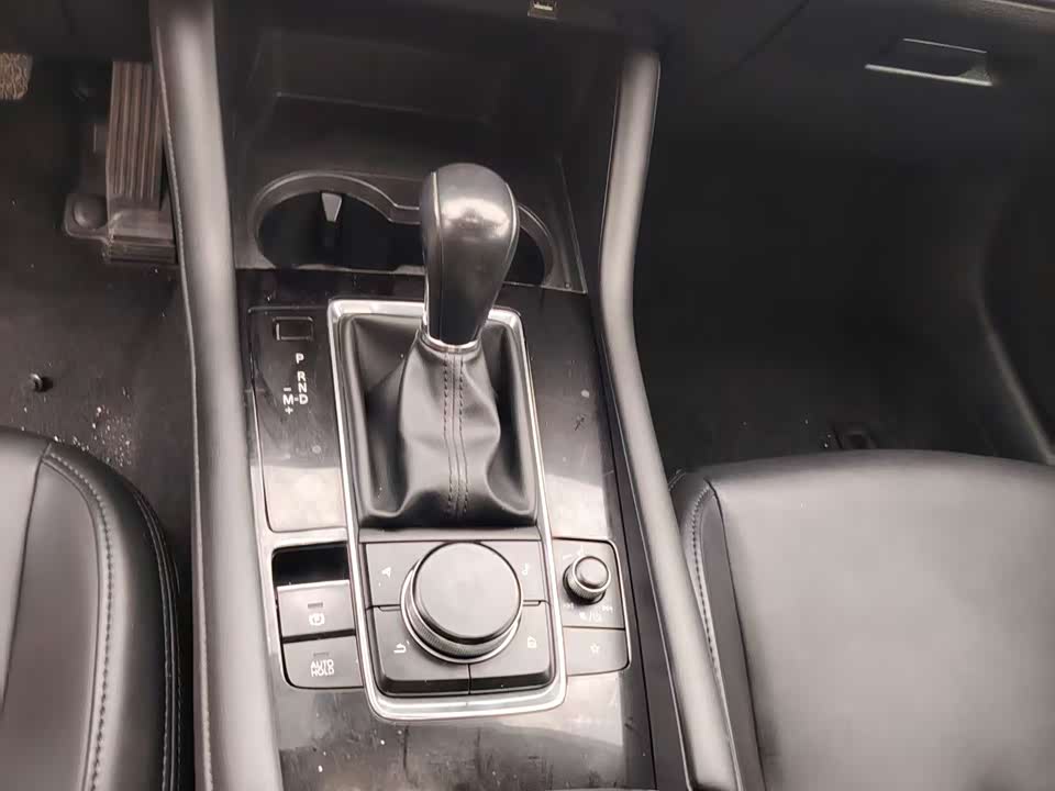 Mazda 3 Angkesaila