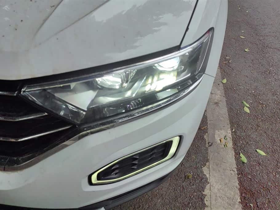 Volkswagen T-ROC exploring Songs