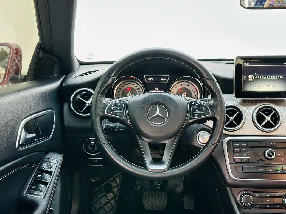 Mercedes-Benz CLA