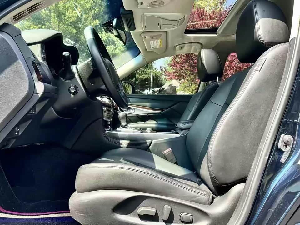 Infiniti Q70 Infiniti Q70