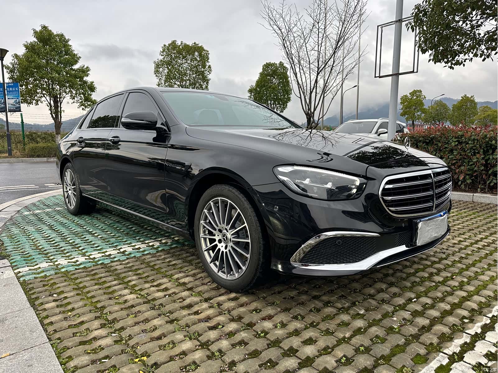 Mercedes-Benz E-Class, 2023 3