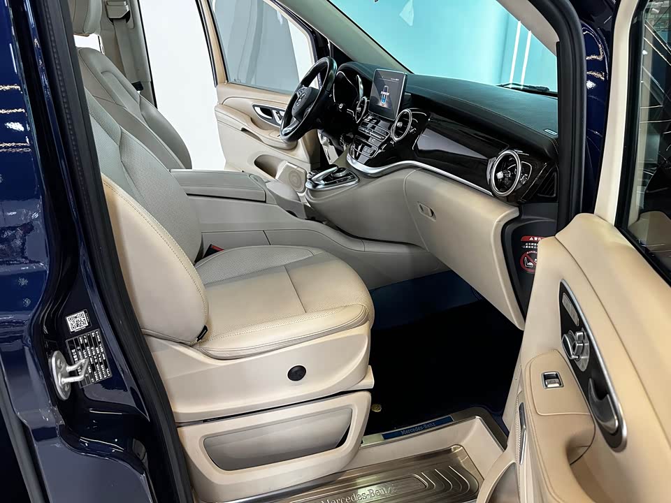 Mercedes-Benz V-class