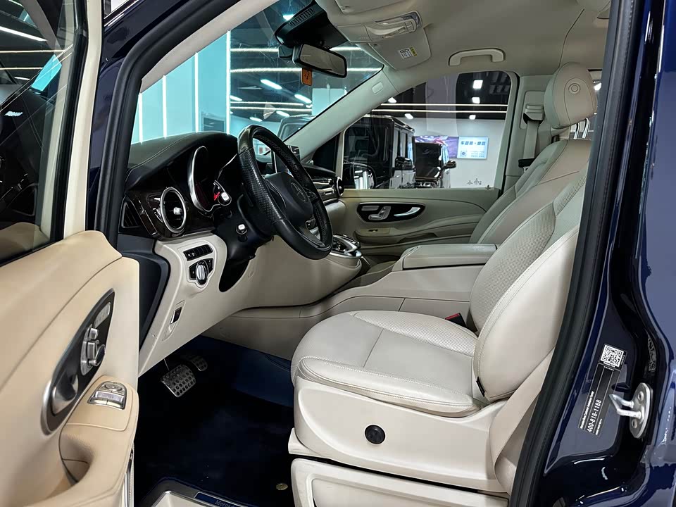 Mercedes-Benz V-class