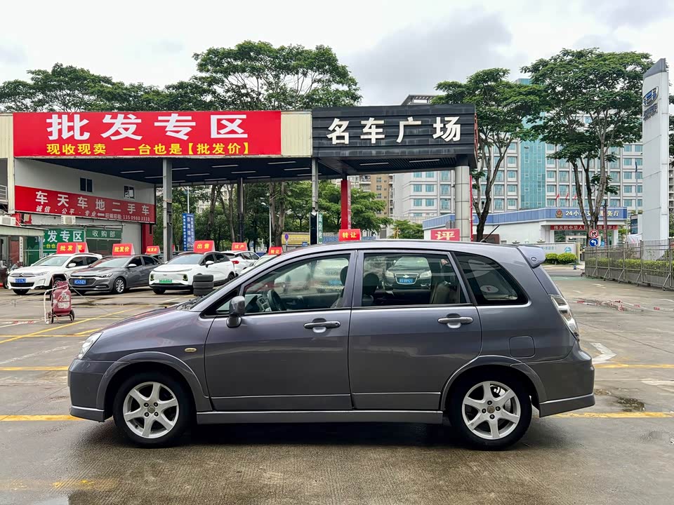 Suzuki Liana