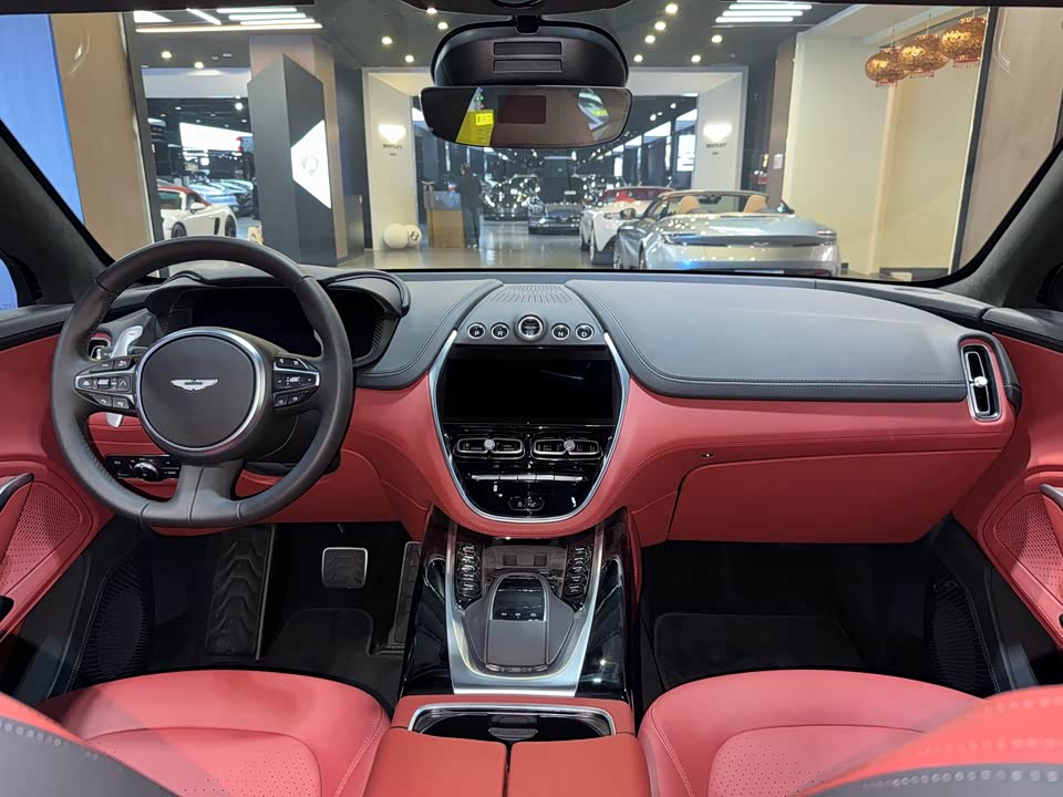 Aston Martin DBX Aston Martin DBX