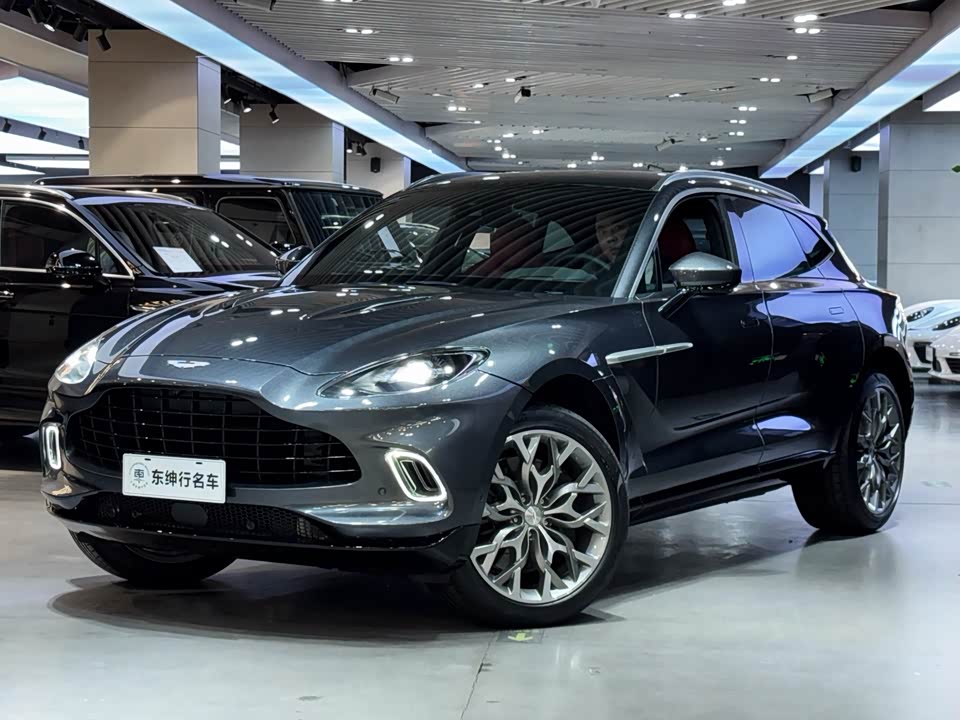 Aston Martin DBX Aston Martin DBX