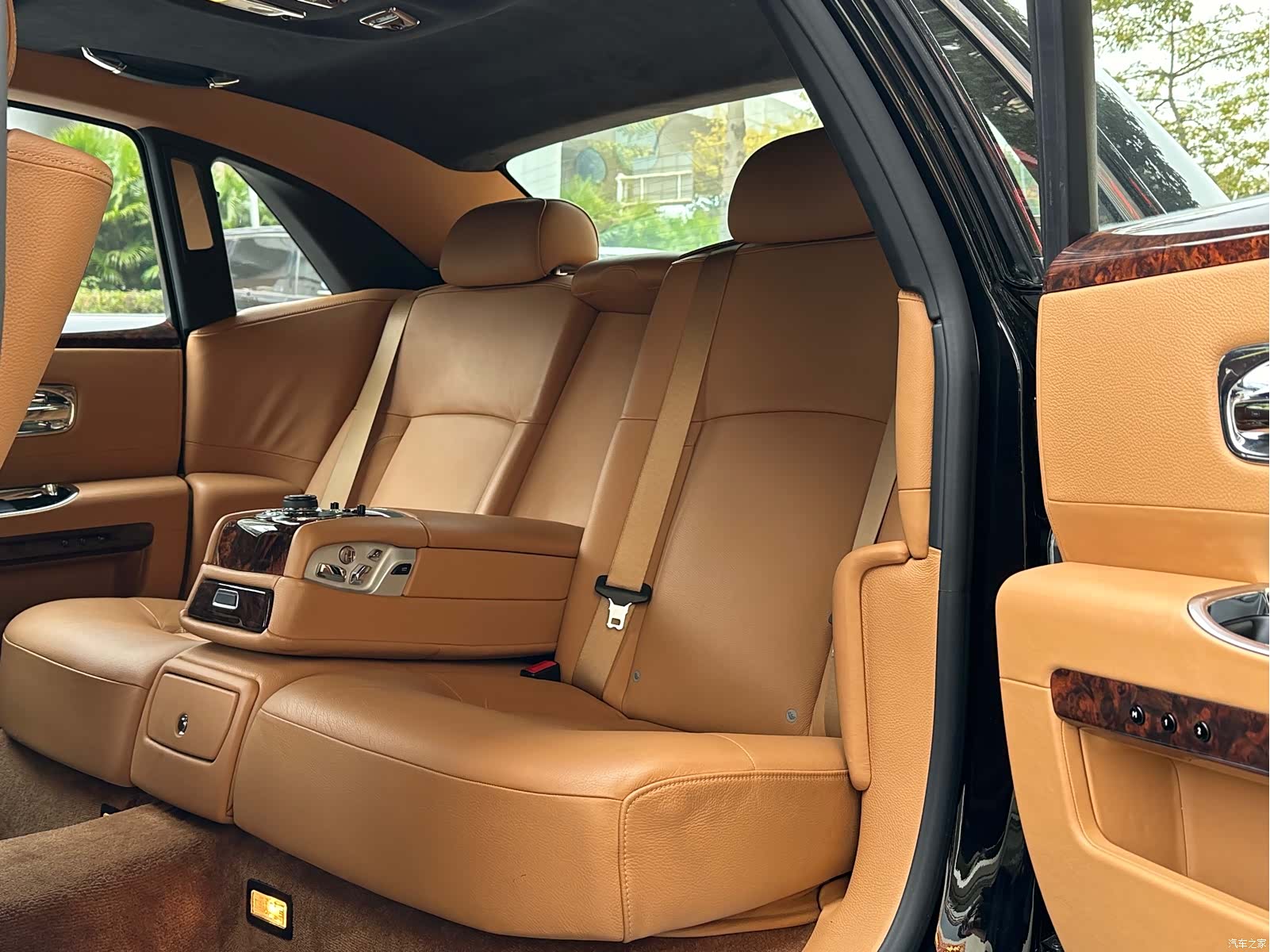 Rolls-Royce Ghost, 2012 8